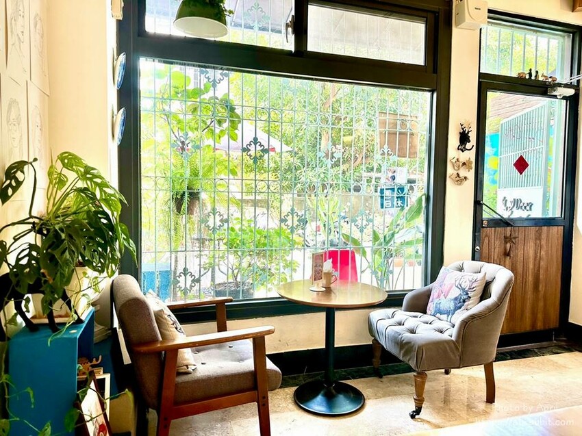 台中市西區迷鹿咖啡-隱身在民宅巷弄內的迷人小店，近一中、台體