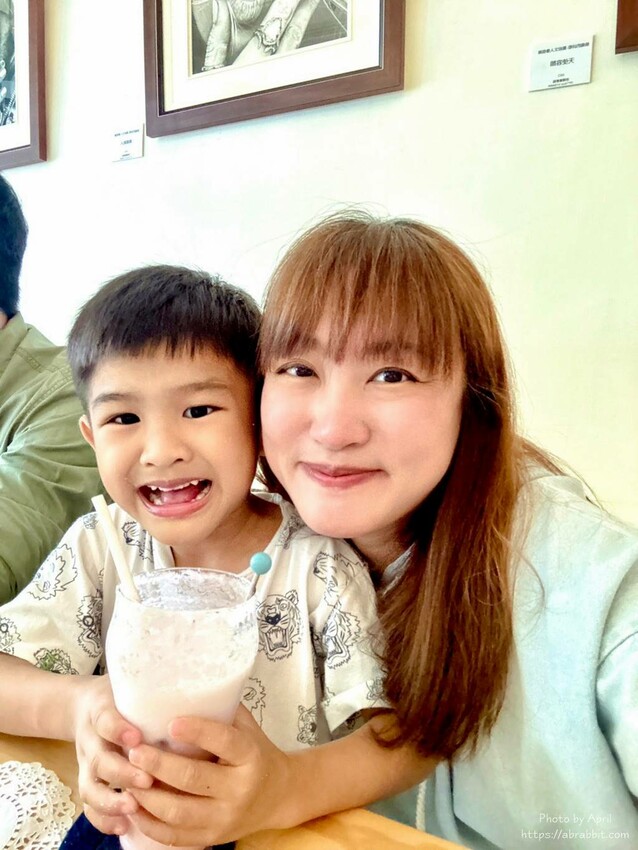 台中市西區迷鹿咖啡-隱身在民宅巷弄內的迷人小店，近一中、台體