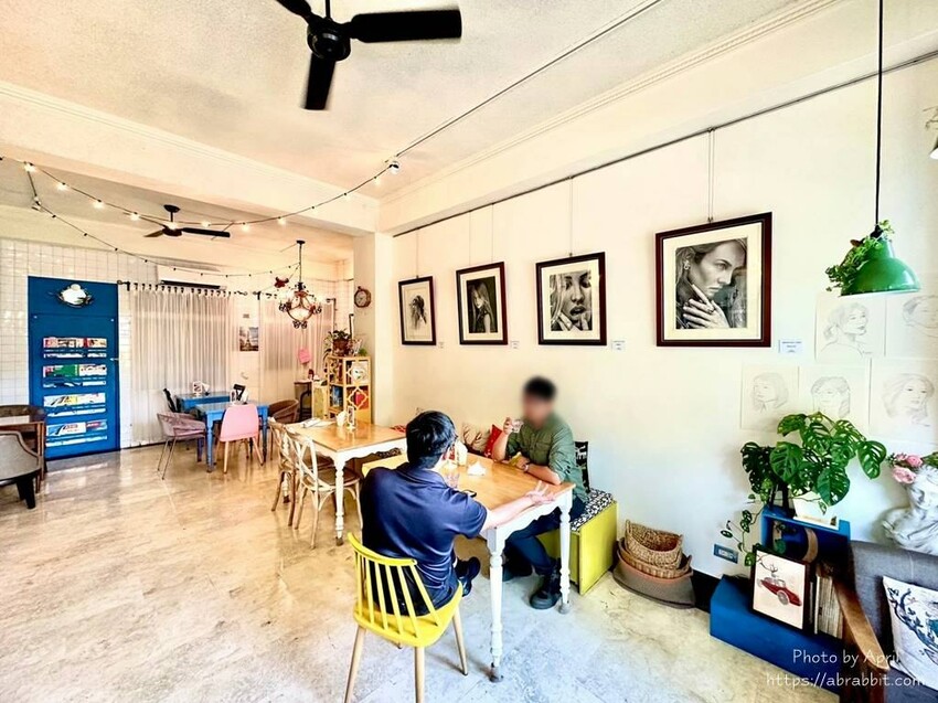 台中市西區迷鹿咖啡-隱身在民宅巷弄內的迷人小店，近一中、台體