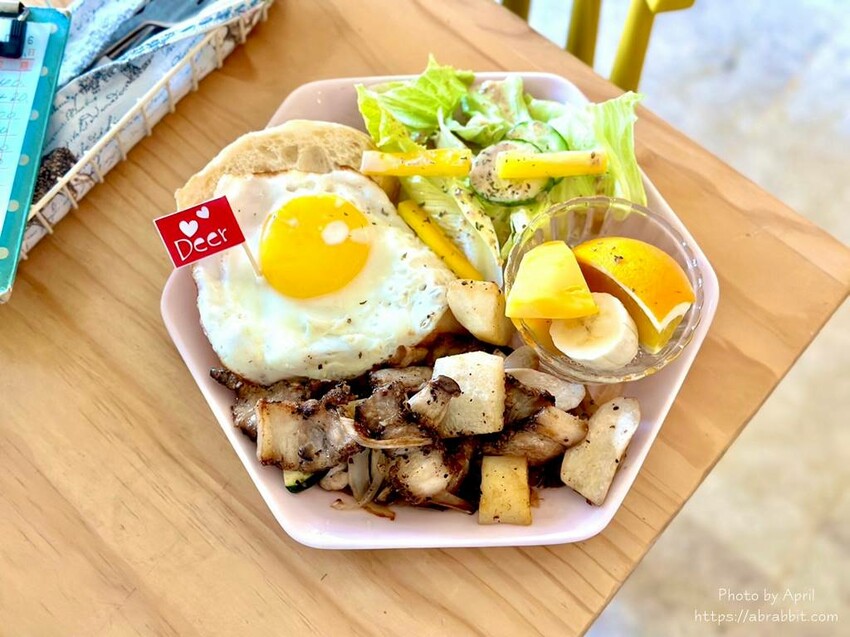 台中市西區迷鹿咖啡-隱身在民宅巷弄內的迷人小店，近一中、台體