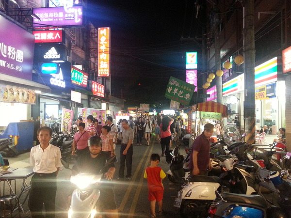 羅東夜市：[宜蘭][景點]羅東夜市~沒走過夜市別說你來過宜蘭