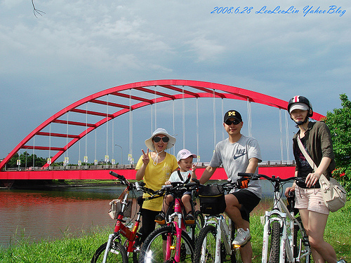 宜蘭五結鄉~單車+小吃。冬山河漫遊+羅東夜市