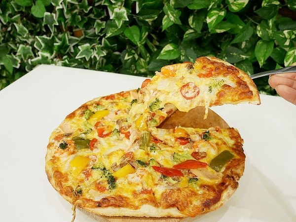 Alessi Cafe:ALESSI Café-台中大遠百義式料理 義大利麵、義式披薩和燉飯都夠水準 是逛街休憩的好地方