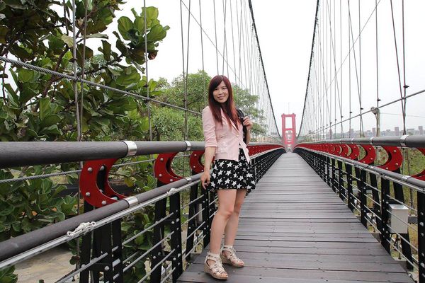 行嘉吊橋：【嘉義景點】行嘉吊橋~九重葛樹開滿花/行嘉燈影/吊橋傳情/真愛密碼