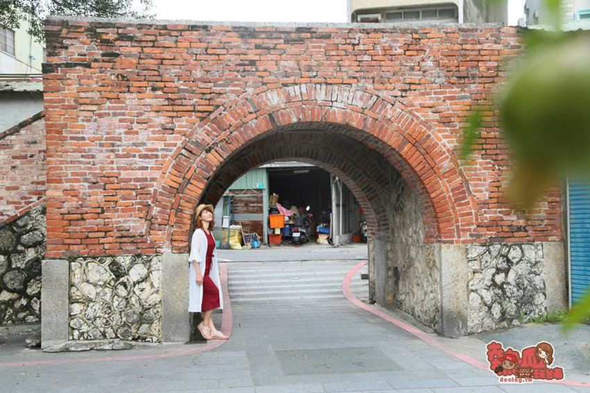 台南信義街內的百年老宅民宿,金曲歌王的台南客廳:屎溝墘客廳(秋冬旅遊補助「台南市海市山盟城鎮漫遊X民宿好眠」活動) - 熱血玩台南。跳躍新世界