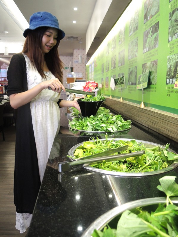 台北南京三民)櫻之田野養生野菜鍋(台北店)-吃火鍋也能看蓮花秀,回訪率100%