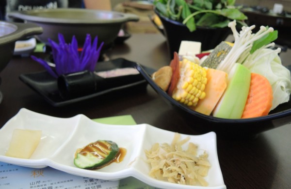 台北南京三民)櫻之田野養生野菜鍋(台北店)-吃火鍋也能看蓮花秀,回訪率100%