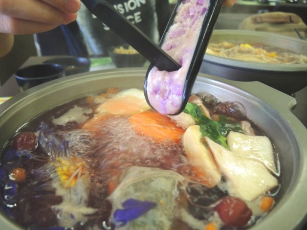 台北南京三民)櫻之田野養生野菜鍋(台北店)-吃火鍋也能看蓮花秀,回訪率100%