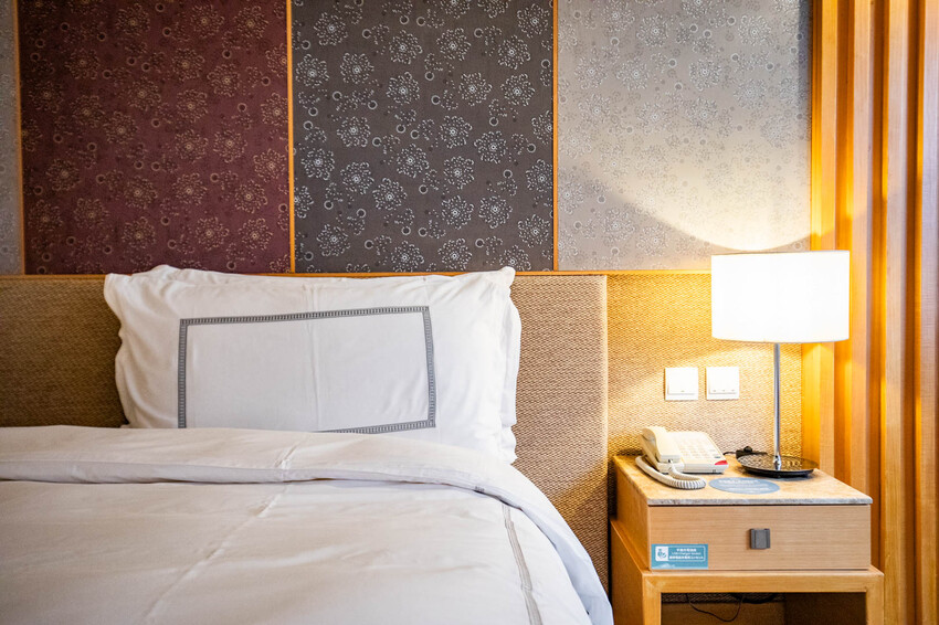 宜蘭溫泉飯店推薦，長榮鳳凰一泊二食吃到飽，溫泉度假首選。