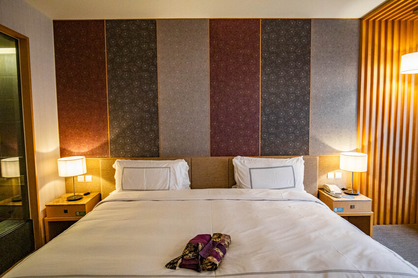 宜蘭溫泉飯店推薦，長榮鳳凰一泊二食吃到飽，溫泉度假首選。