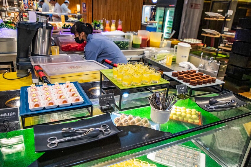 宜蘭溫泉飯店推薦，長榮鳳凰一泊二食吃到飽，溫泉度假首選。