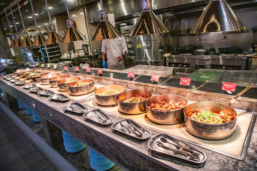 宜蘭溫泉飯店推薦，長榮鳳凰一泊二食吃到飽，溫泉度假首選。