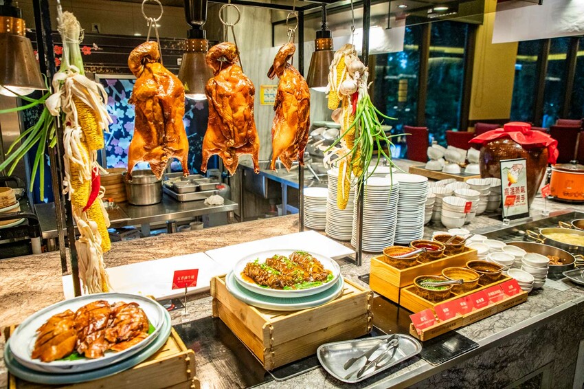 宜蘭溫泉飯店推薦，長榮鳳凰一泊二食吃到飽，溫泉度假首選。