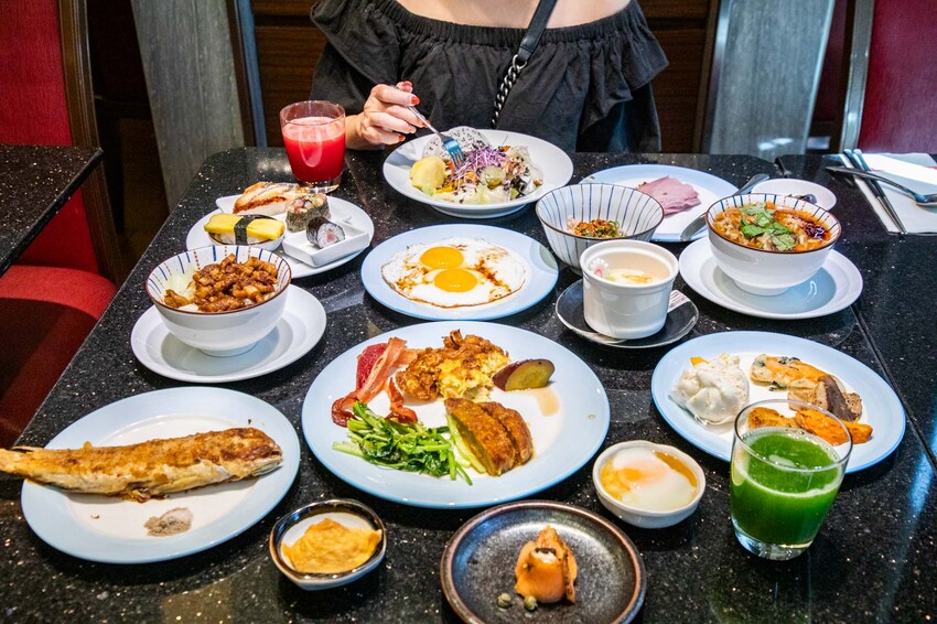 宜蘭溫泉飯店推薦，長榮鳳凰一泊二食吃到飽，溫泉度假首選。