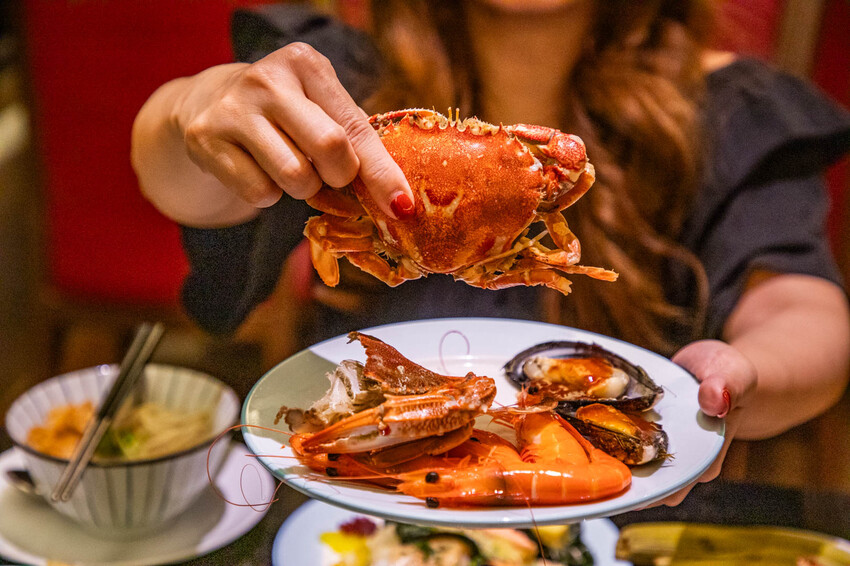宜蘭溫泉飯店推薦，長榮鳳凰一泊二食吃到飽，溫泉度假首選。