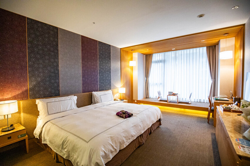 宜蘭溫泉飯店推薦，長榮鳳凰一泊二食吃到飽，溫泉度假首選。