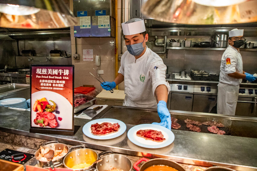 宜蘭溫泉飯店推薦，長榮鳳凰一泊二食吃到飽，溫泉度假首選。