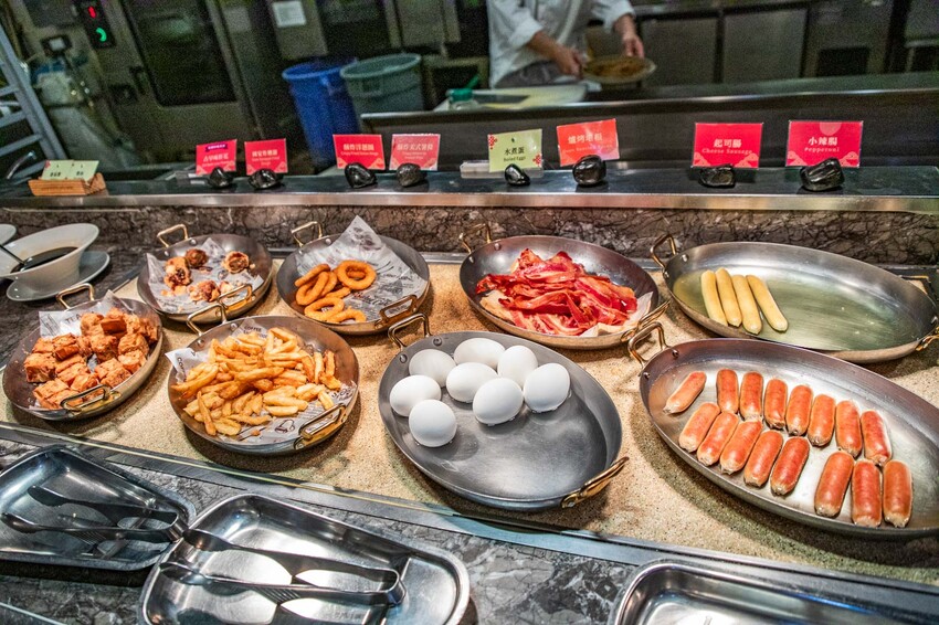 宜蘭溫泉飯店推薦，長榮鳳凰一泊二食吃到飽，溫泉度假首選。