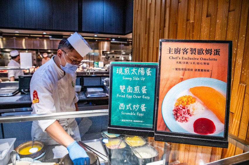 宜蘭溫泉飯店推薦，長榮鳳凰一泊二食吃到飽，溫泉度假首選。