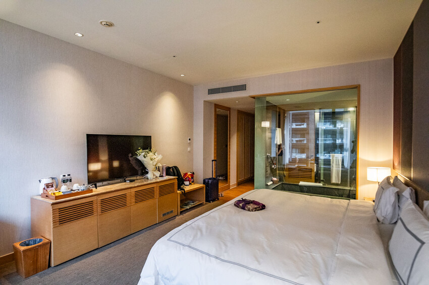 宜蘭溫泉飯店推薦，長榮鳳凰一泊二食吃到飽，溫泉度假首選。