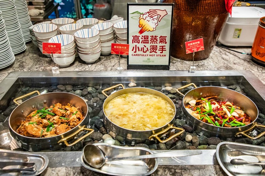 宜蘭溫泉飯店推薦，長榮鳳凰一泊二食吃到飽，溫泉度假首選。