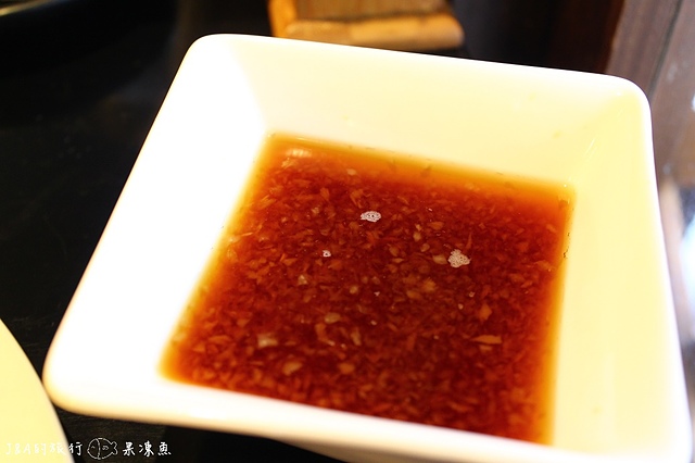 【捷運忠孝敦化】鐵人九番料理亭--東區平價商業午餐，比手大的雞腿排餐只要130元!!!