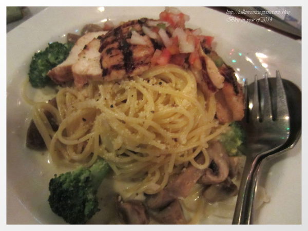 『呷』「捷運南京東路」☆ Hooters ☆ 氣氛辣到火爆的美式餐廳