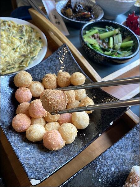 【台中南屯/寵物友善/景觀餐廳推薦】【田寮農莊】品嚐農莊農家菜,深藏在巷弄裡的田園風光,只拿出家人愛吃