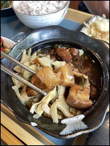 【台中南屯/寵物友善/景觀餐廳推薦】【田寮農莊】庭園景觀餐廳