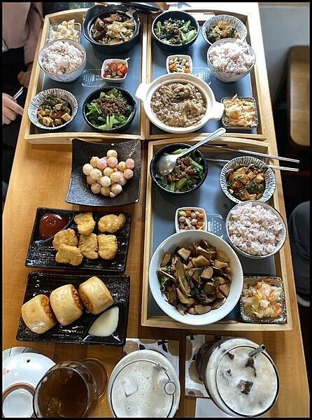 【台中南屯/寵物友善/景觀餐廳推薦】【田寮農莊】庭園景觀餐廳