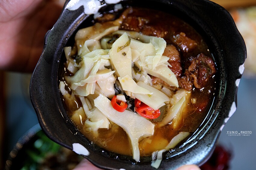 隱身市區的絕美「落羽松秘境」景觀網美餐廳VS古早味農家菜 台中南屯寵物友善餐廳｜田寮農莊