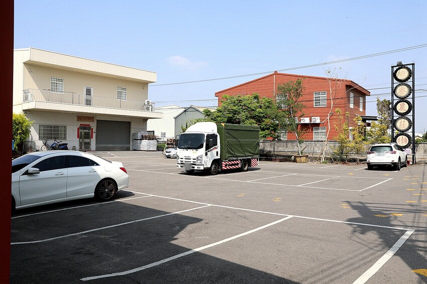 隱身市區的絕美「落羽松秘境」景觀網美餐廳VS古早味農家菜 台中南屯寵物友善餐廳｜田寮農莊