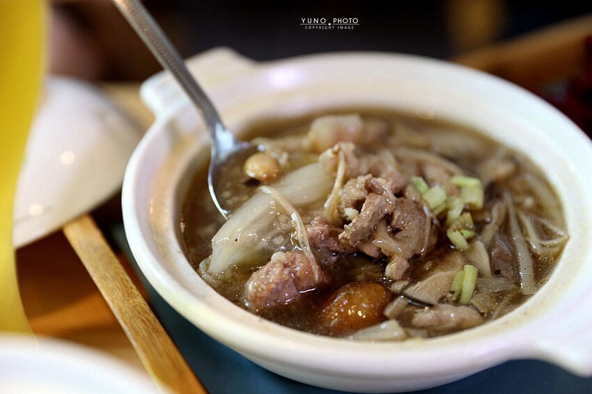 隱身市區的絕美「落羽松秘境」景觀網美餐廳VS古早味農家菜 台中南屯寵物友善餐廳｜田寮農莊