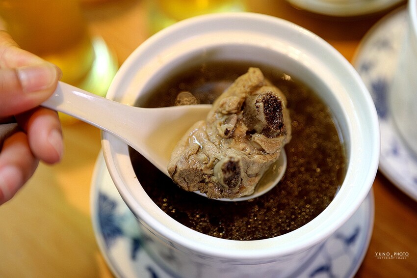 隱身市區的絕美「落羽松秘境」景觀網美餐廳VS古早味農家菜 台中南屯寵物友善餐廳｜田寮農莊