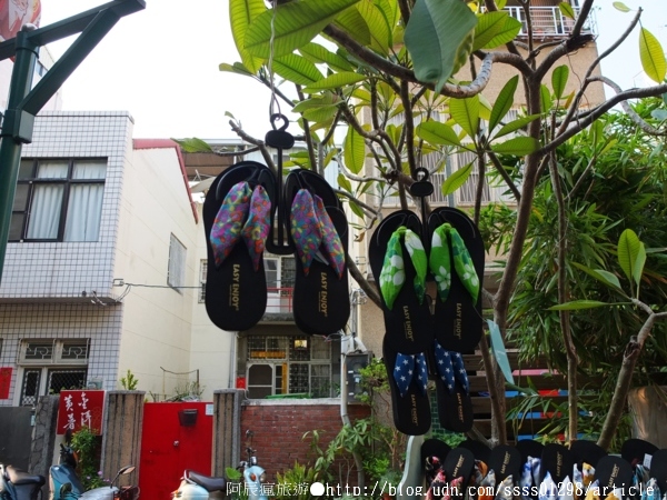 府中街：【旅行遊記。台南中西區】台南府中街。古今融合再造老街新風格 與喧鬧車水馬龍的短暫隔離