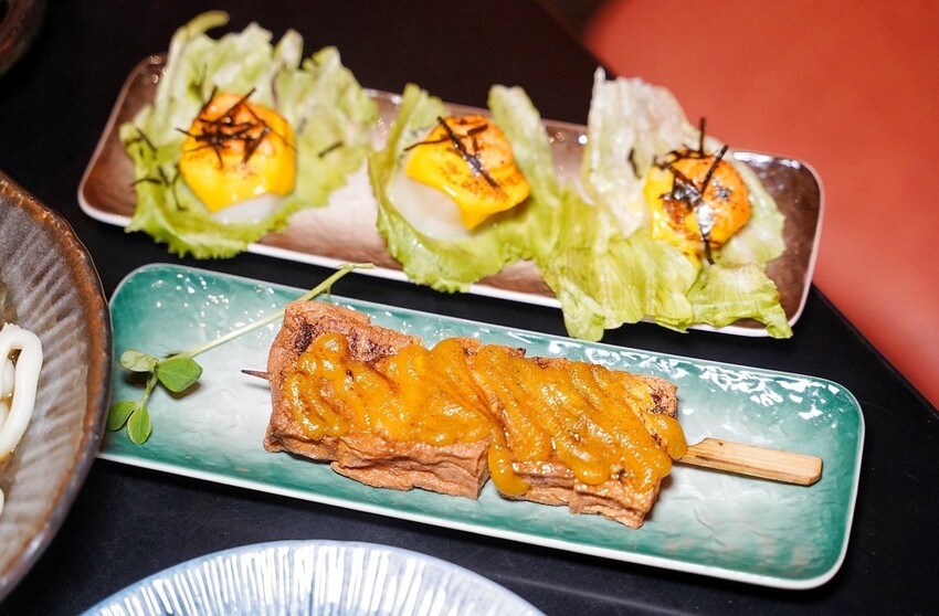 平價居酒屋推薦!「紅紅木串燒」餐點有近百種選擇,更還有不少特色私房料理,營業至凌晨四點,完全是聚餐宵夜首選!(日式串燒/熱炒/啤酒/鍋物) - 阿華田的美食日記