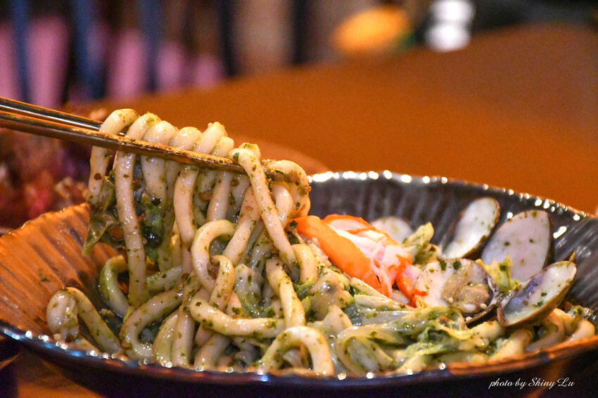 三重自強路串燒│紅紅木串燒45 青醬奶油烏龍麵-.jpg