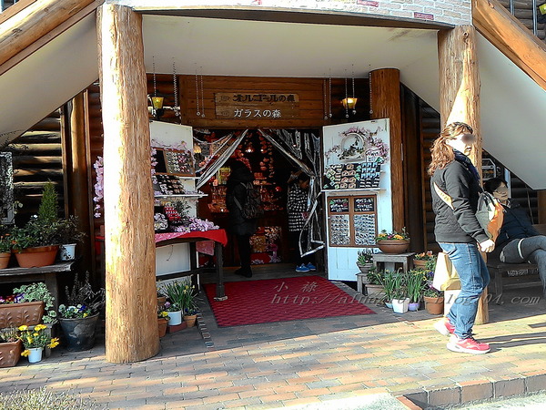 湯布院湯の坪街道(由布見通)：好玩.. 好吃.. 好好逛...    の湯布院町