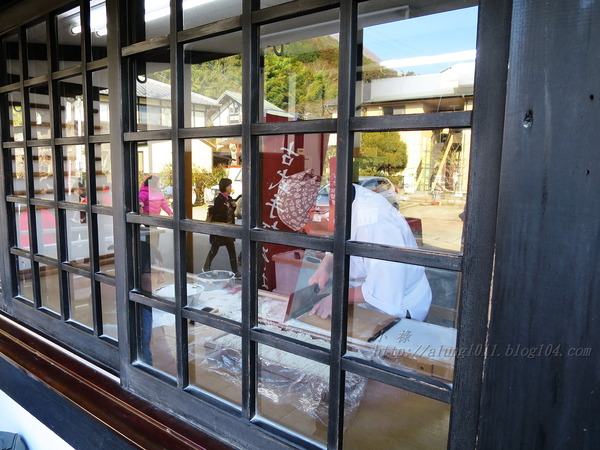 湯布院湯の坪街道(由布見通)：好玩.. 好吃.. 好好逛...    の湯布院町