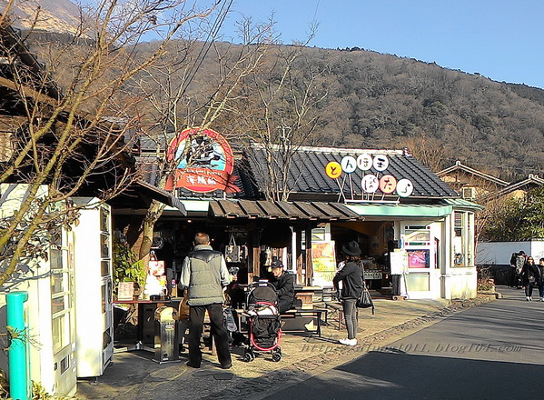湯布院湯の坪街道(由布見通)：好玩.. 好吃.. 好好逛...    の湯布院町