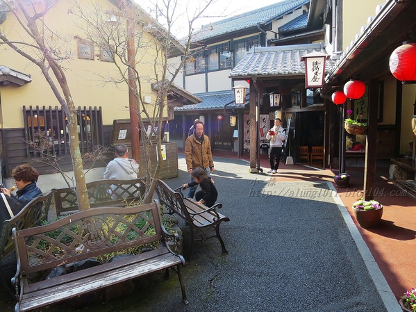 湯布院湯の坪街道(由布見通)：好玩.. 好吃.. 好好逛...    の湯布院町