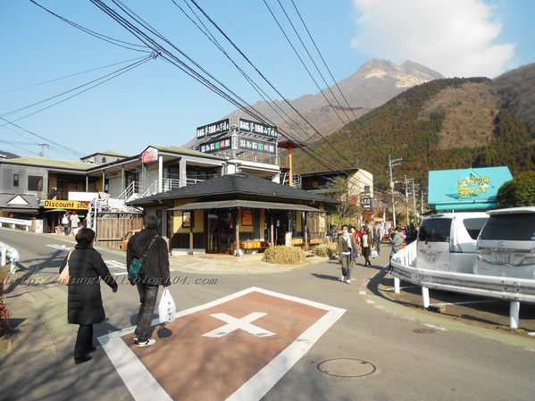湯布院湯の坪街道(由布見通)：好玩.. 好吃.. 好好逛...    の湯布院町