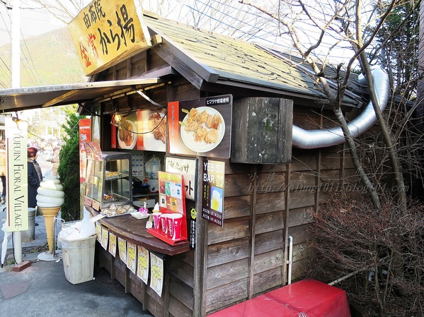 湯布院湯の坪街道(由布見通)：好玩.. 好吃.. 好好逛...    の湯布院町