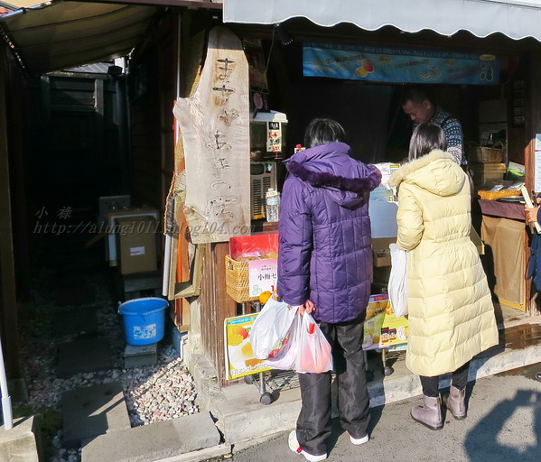 湯布院湯の坪街道(由布見通)：好玩.. 好吃.. 好好逛...    の湯布院町