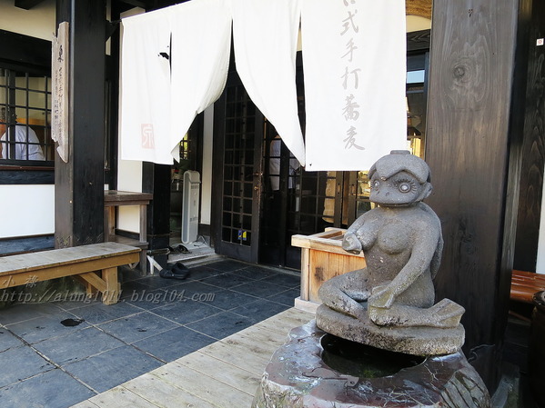 湯布院湯の坪街道(由布見通)：好玩.. 好吃.. 好好逛...    の湯布院町