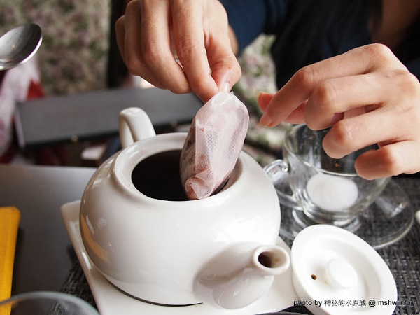 米克諾斯花園餐廳：【食記】田野中的失落莊園 @ 南投-中興新村-Mykonos 米克諾斯-經典品味花園