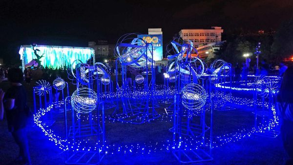 【2019澎湖國際海灣燈光節】15米大鯨魚主燈、400米星空虹橋,詳細內容介紹,完整拍攝體驗分享