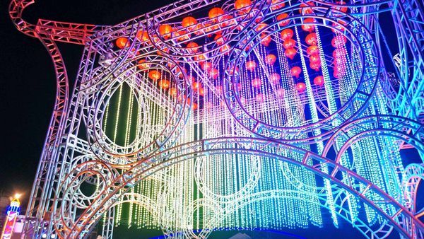 【2019澎湖國際海灣燈光節】15米大鯨魚主燈、400米星空虹橋,詳細內容介紹,完整拍攝體驗分享