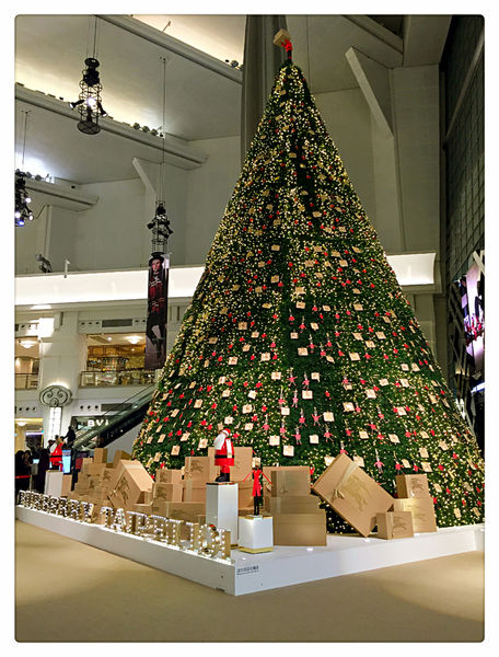 Agnes b Cafe ~ 季節限定草莓卡士達酥派+玫瑰拿鐵 - 捷運101/世貿站