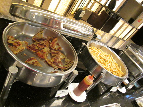 高雄商旅 URBAN HOTEL 33：201308142010高雄商旅--簡單、乾淨又交通便利